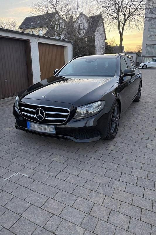 Gebraucht Mercedes E300 Night 245 PS (180 kW) 2019 Schwarz Kombi