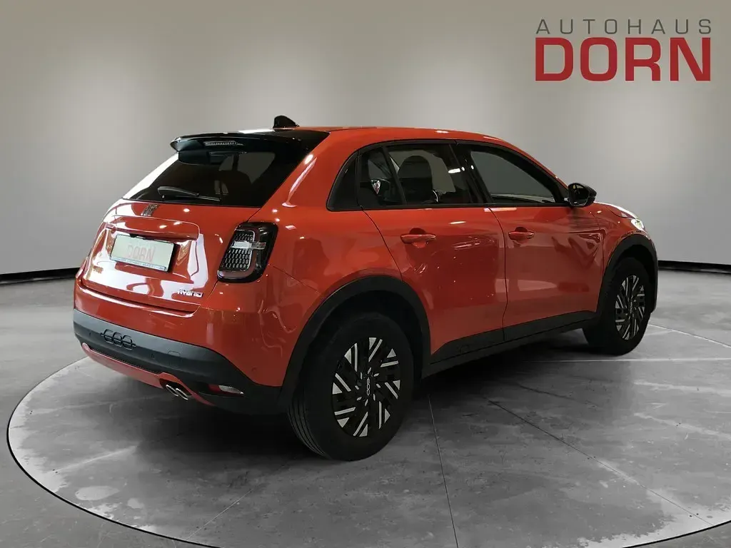 Neu Fiat 600 136 PS (100 kW) 2026 Sole orange SUV
