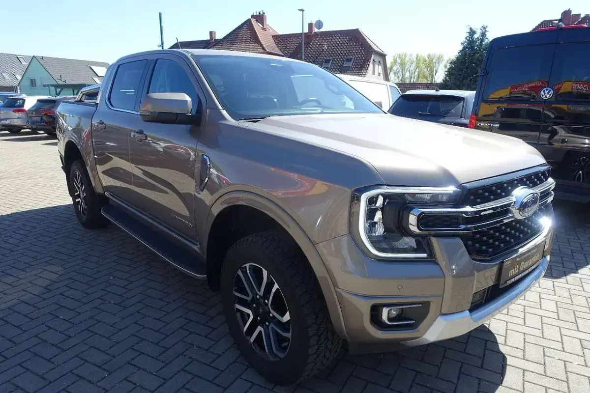 Gebraucht Ford Ranger Limited 170 PS (125 kW) 2023 Pyritsilber metallic Pickup