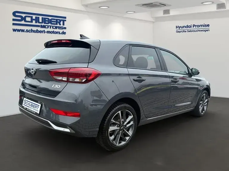 Gebraucht Hyundai i30 Advantage 140 PS (102 kW) 2025 Ecotronic gray Limousine