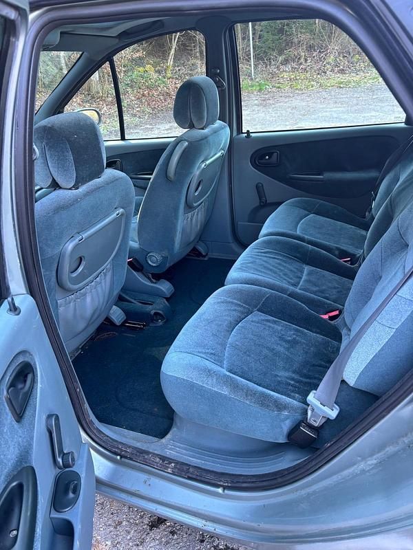 Gebraucht Renault Mégane 85 PS (62 kW) 1998 Grau Van / Kleinbus