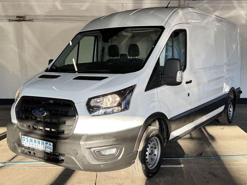 Gebraucht Ford Transit Trend 131 PS (96 kW) 2023 Weiß Limousine