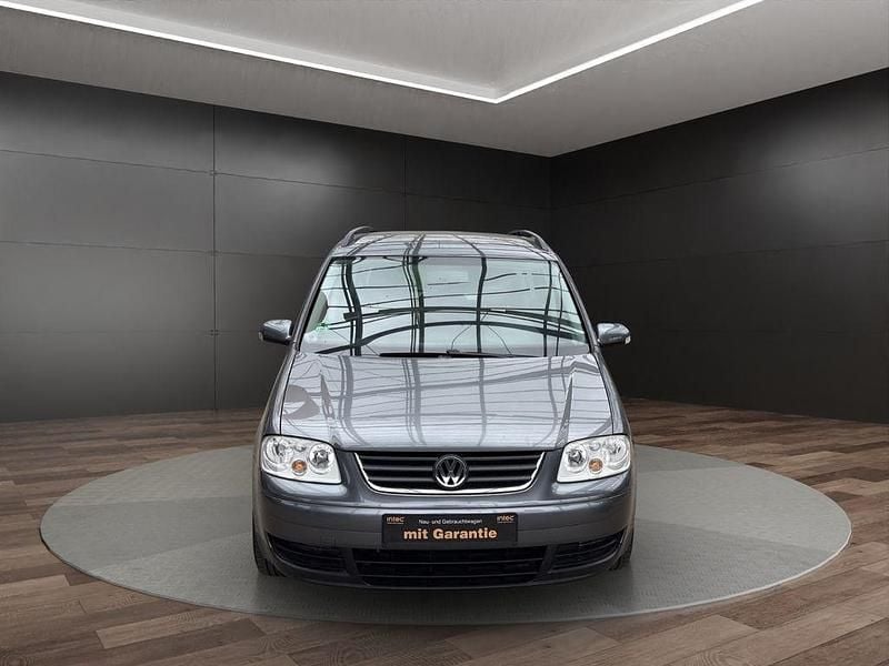 Grau Gebraucht 2006 VW Touran Trendline Van / Kleinbus | 4.499 € (Teuer) - Bild 1/4