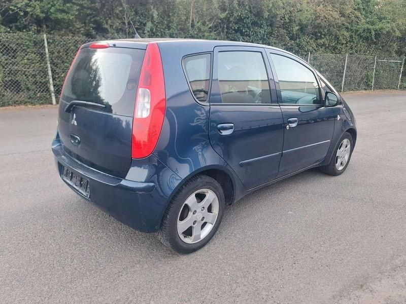Gebraucht Mitsubishi Colt Invite 95 PS (69 kW) 2006 Blau Kleinwagen