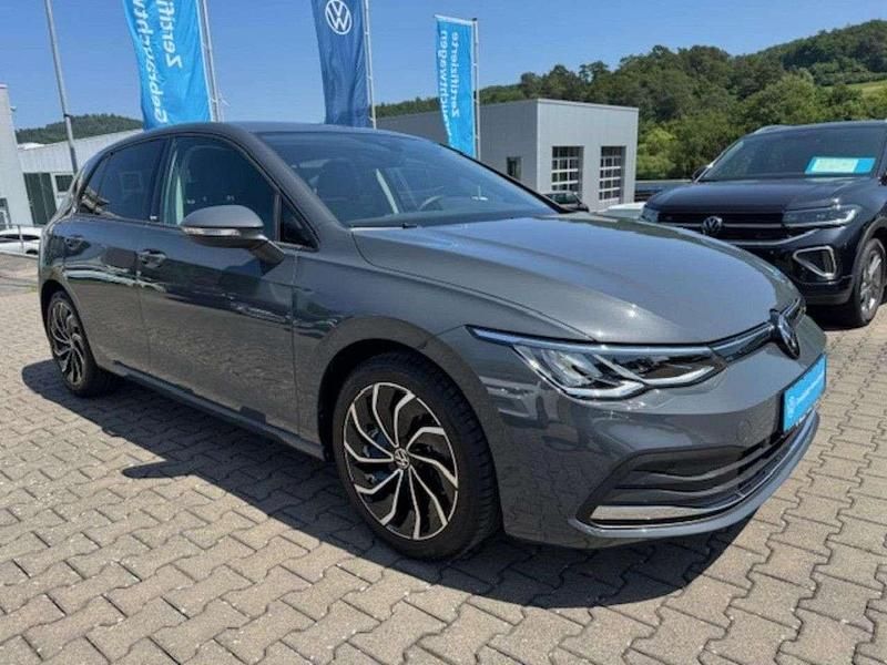 Gebraucht VW Golf VIII Move 150 PS (110 kW) 2024 Delfingrau Limousine