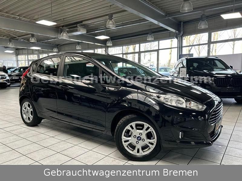 Gebraucht Ford Fiesta SYNC Edition 101 PS (74 kW) 2014 Schwarz Kleinwagen