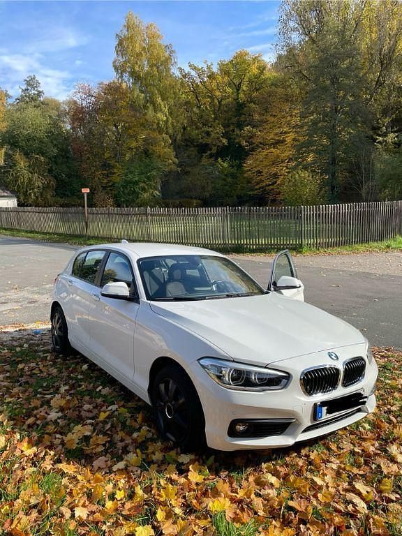Weiß Gebraucht 2016 BMW 118 Kleinwagen | 11.000 € (Guter Preis) - Bild 1/4