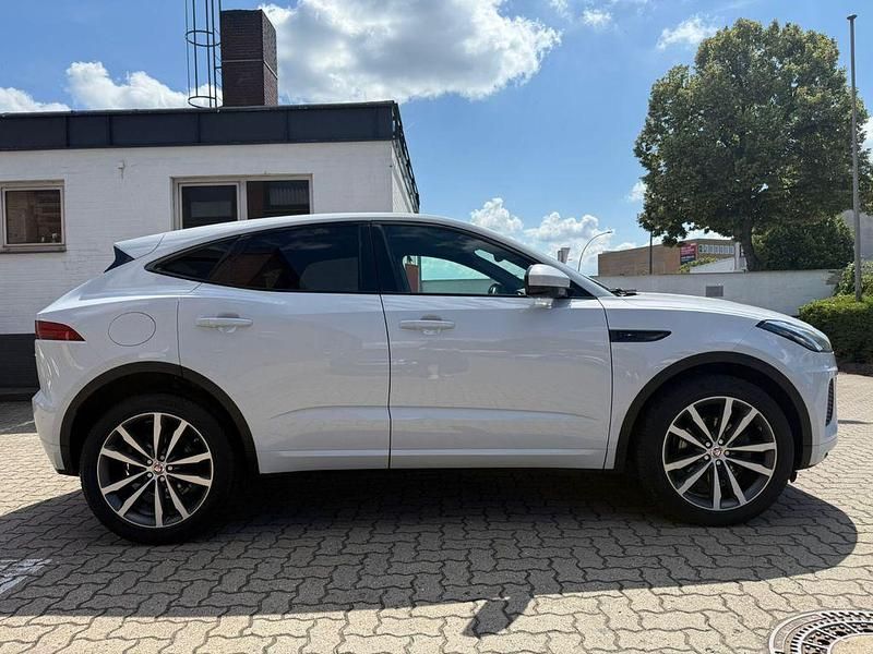 Weiß Gebraucht 2021 Jaguar E-Pace Chequered Flag SUV | 18.795 € (Etwas zu teuer) - Bild 1/4