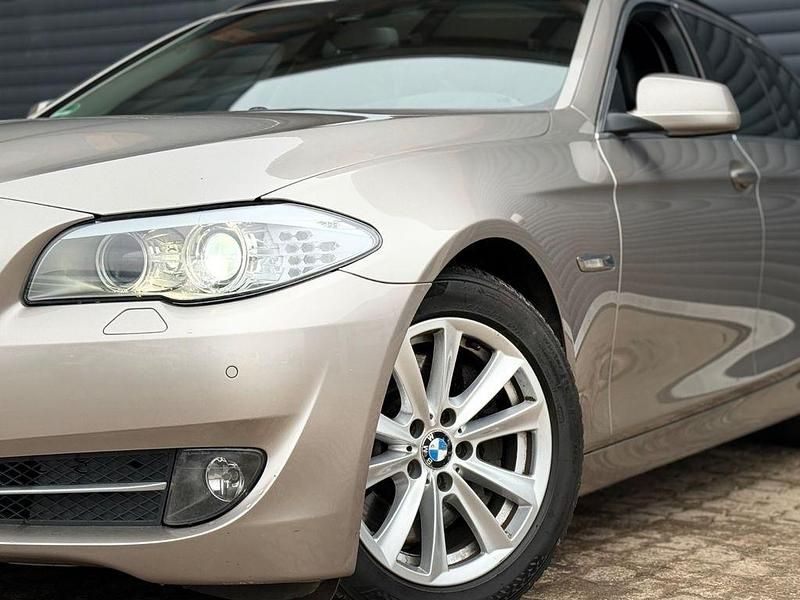 Gebraucht BMW 530 Sport Line 258 PS (189 kW) 2013 Silber Kombi