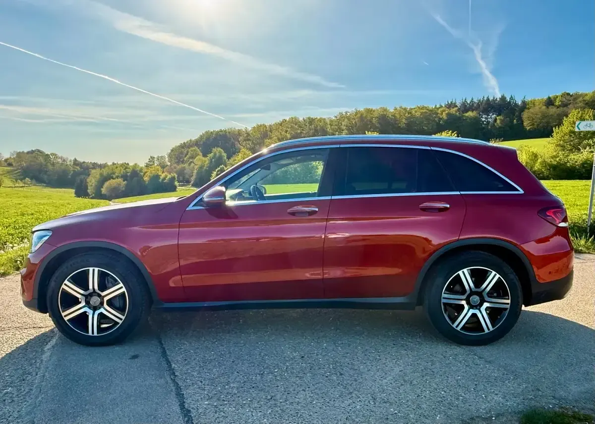 Gebraucht Mercedes GLC220 194 PS (142 kW) 2019 Rot SUV