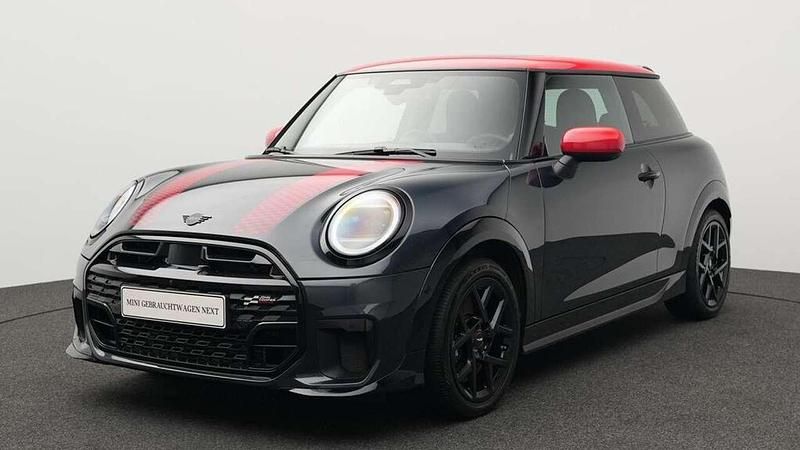Grau Gebraucht 2024 Mini John Cooper Works Kleinwagen | 30.896 € (Fairer Preis) - Bild 1/4