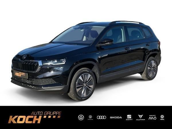 Schwarz (schwarzmagic perleffekt) Neu 2025 Skoda Karoq Drive SUV | 35.980 € (Fairer Preis) - Bild 1/4