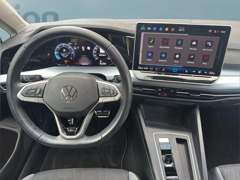 Gebraucht VW Golf VIII 150 PS (110 kW) 2025 Blau Kleinwagen