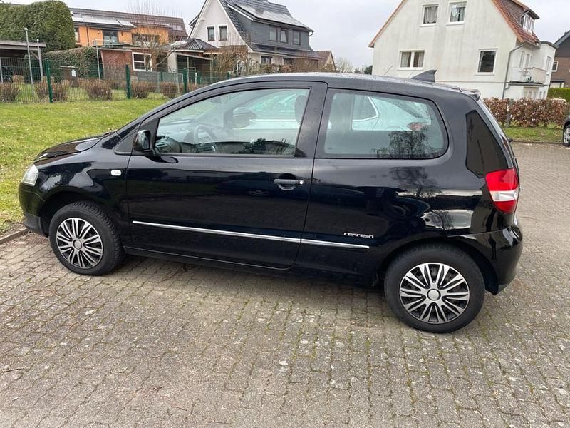 Gebraucht VW Fox Refresh 54 PS (39 kW) 2008 Schwarz Kleinwagen