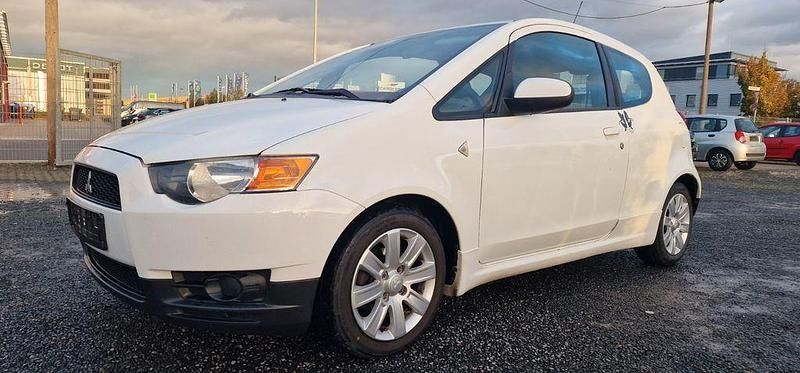 Weiß Gebraucht 2012 Mitsubishi Colt Limousine | 1.790 € (Fairer Preis) - Bild 1/4