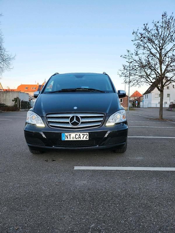 Schwarz Gebraucht 2010 Mercedes Viano Van / Kleinbus | 19.990 € (Teuer) - Bild 1/4