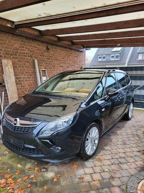 Schwarz Gebraucht 2015 Opel Zafira Tourer Van / Kleinbus | 10.500 € (Guter Preis) - Bild 1/4