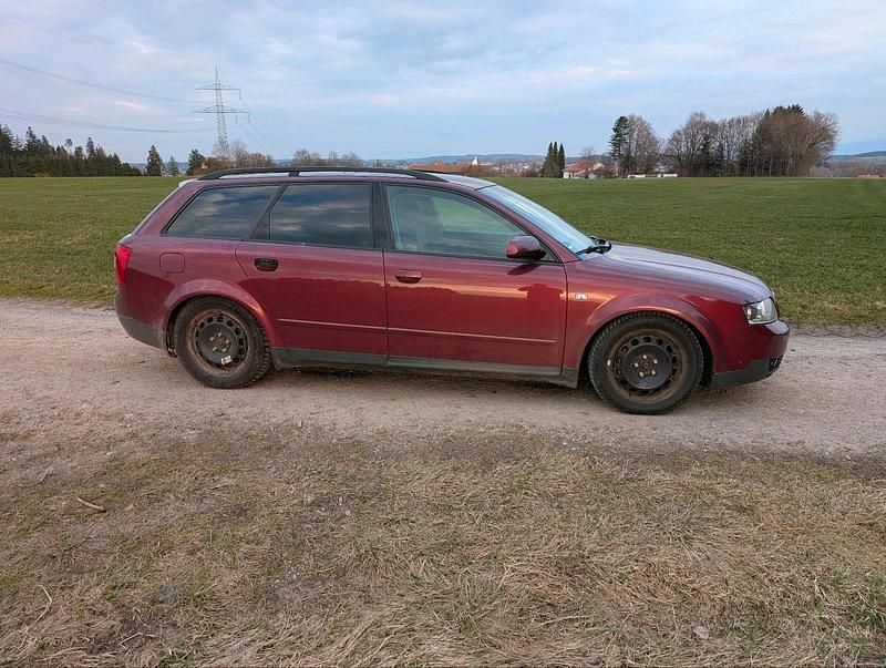 Gebraucht Audi A4 131 PS (96 kW) 2002 Rot Kombi