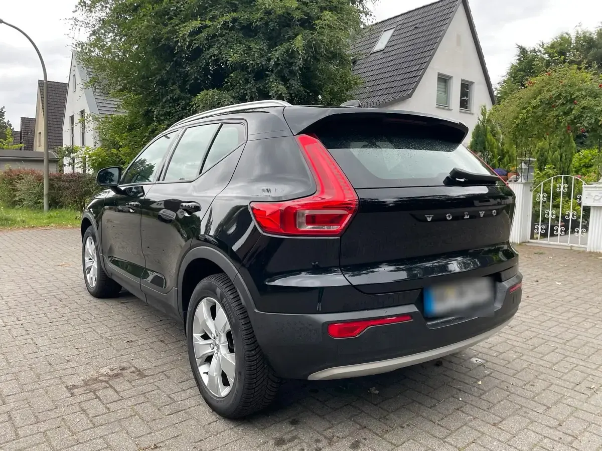 Gebraucht Volvo XC40 163 PS (119 kW) 2019 Schwarz SUV