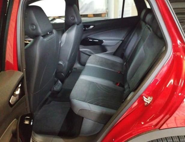 Gebraucht VW ID.4 Pure 125 kW (170 PS) 2025 Kingsredmetallic SUV