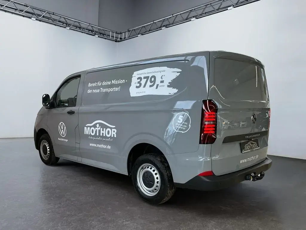 Neu VW T7 110 PS (80 kW) 2026 Stone grey Van