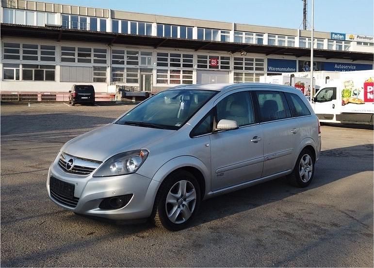 Gebraucht Opel Zafira 134 PS (98 kW) 2011 Silber Van / Kleinbus