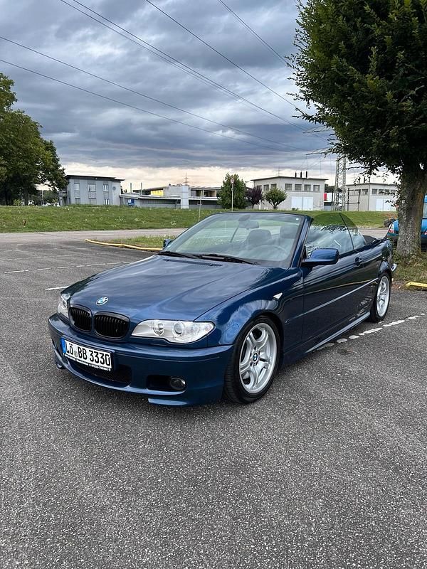 Blau Gebraucht 2005 BMW 330 Cabriolet M Sport Cabrio | 12.299 € (Teuer) - Bild 1/4