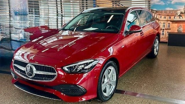 Gebraucht Mercedes C300e 313 PS (230 kW) 2025 Rot Kombi