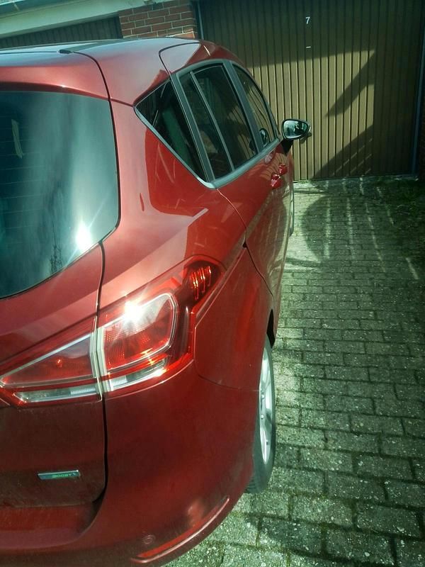 Second-hand Ford B-MAX 101 CP (74 kW) 2017 Roșu Monovolum