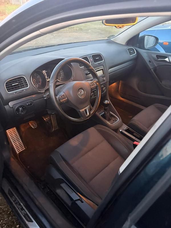 Gebraucht VW Golf VII Style 105 PS (77 kW) 2012 Blau Limousine