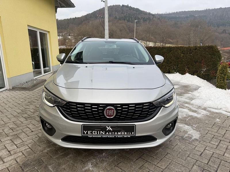 Gebraucht Fiat Tipo Lounge 120 PS (88 kW) 2017 Silber Limousine
