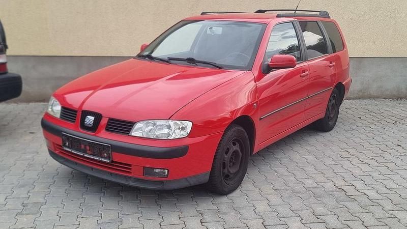 Rot Gebraucht 2000 Seat Cordoba Kombi | 555 € - Bild 1/3