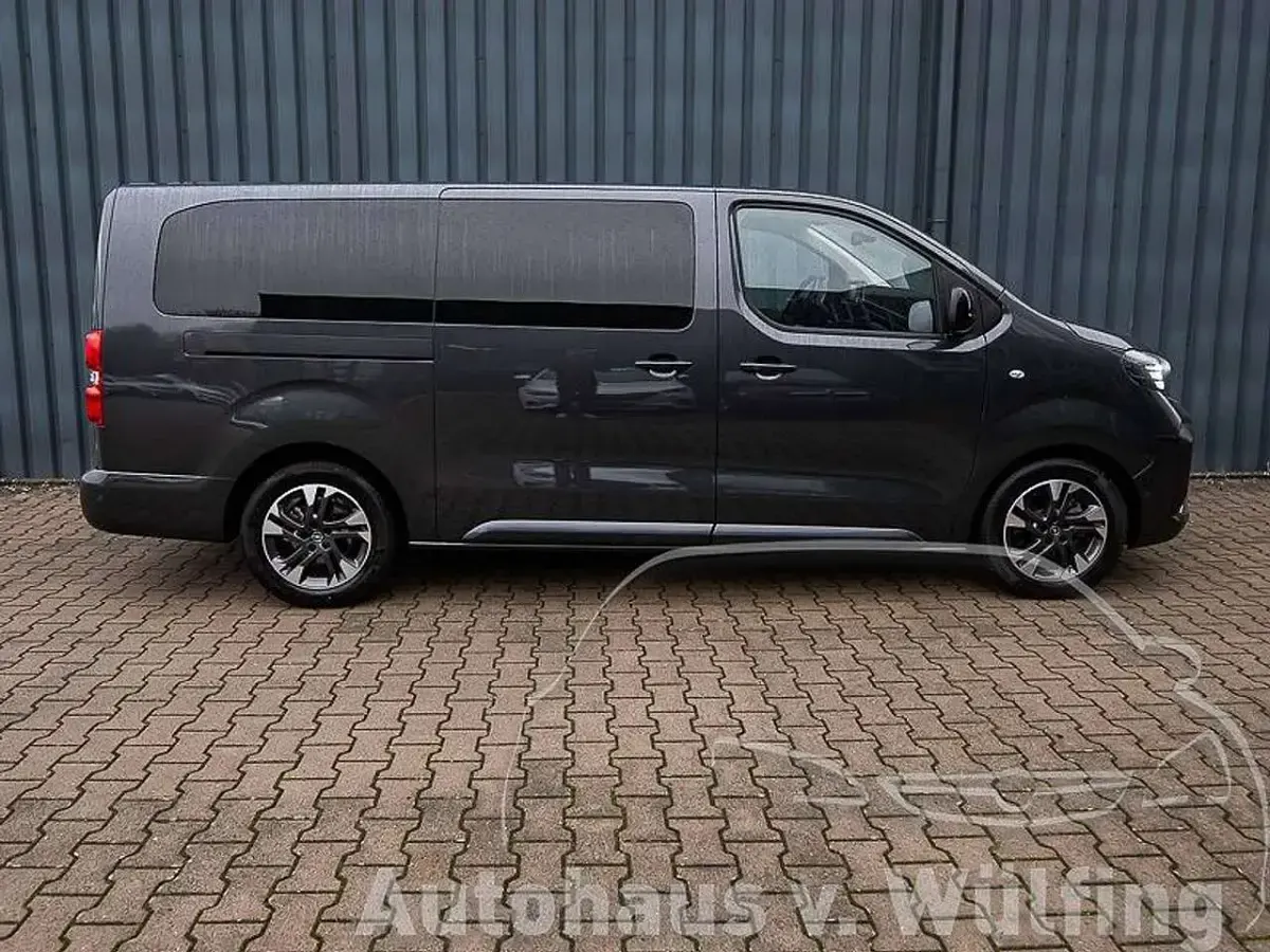 Gebraucht Opel Zafira Life Edition 177 PS (130 kW) 2024 Merkurgrau Van / Kleinbus
