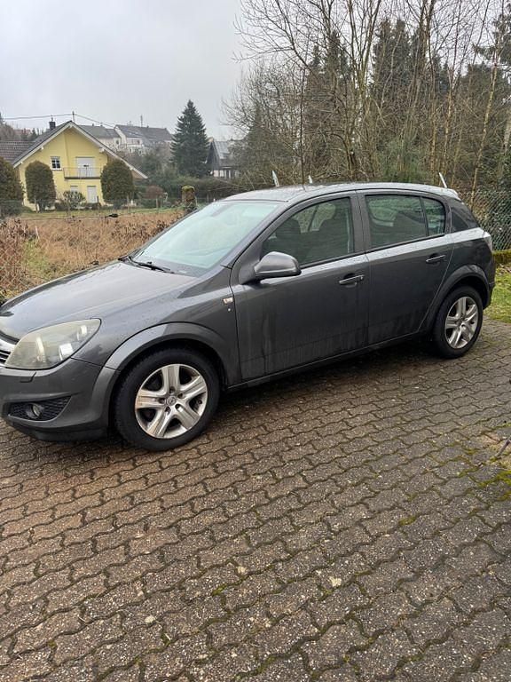 Gebraucht Opel Astra Edition 140 PS (102 kW) 2009 Grau Limousine