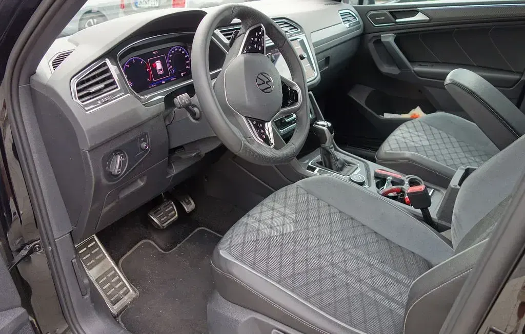 Gebraucht VW Tiguan R-line 150 PS (110 kW) 2021 Schwarz SUV