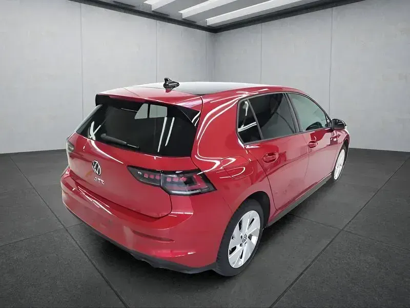 Gebraucht VW Golf VIII GTE 272 PS (200 kW) 2025 Rot Kleinwagen