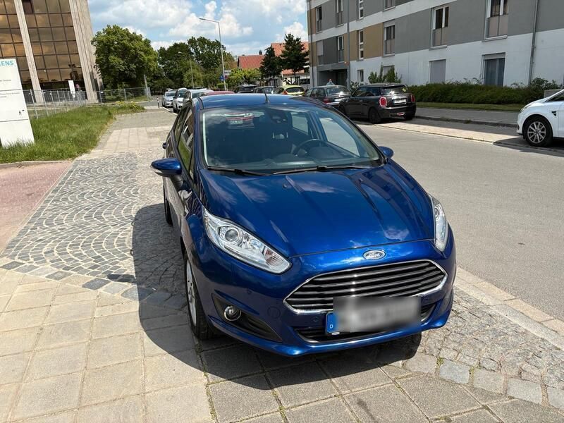 Blau Gebraucht 2015 Ford Fiesta Kleinwagen | 4.500 € (Guter Preis) - Bild 1/4