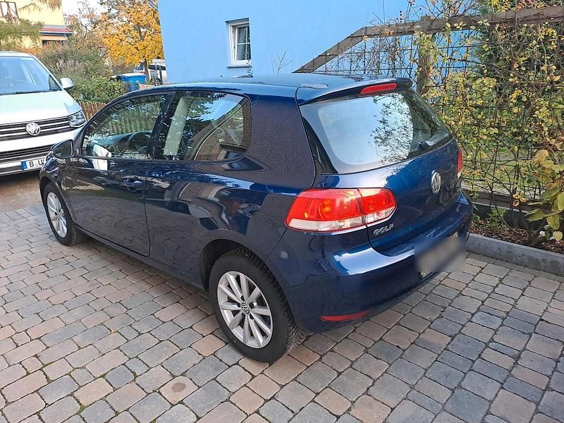 Blau Gebraucht 2011 VW Golf VI Limousine | 3.350 € (Superpreis) - Bild 1/4