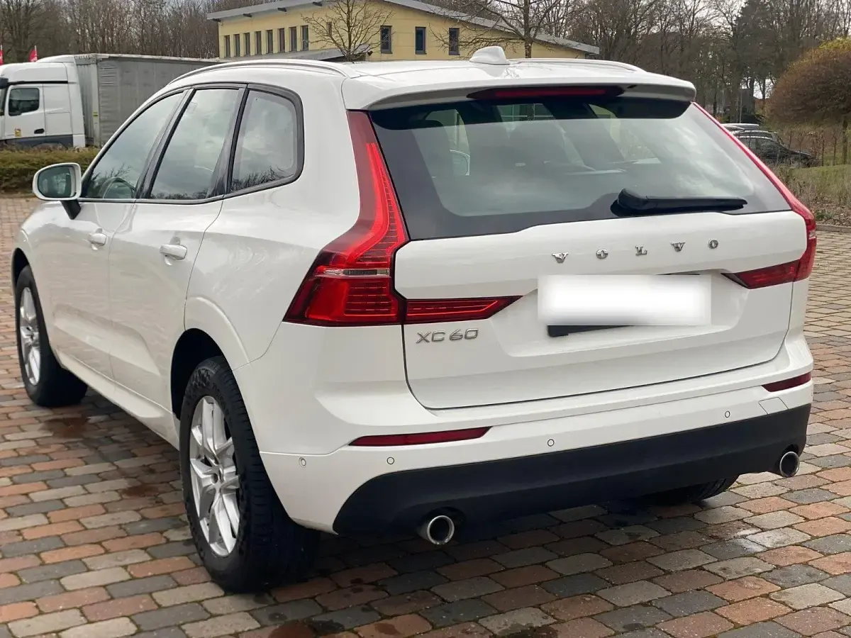 Gebraucht Volvo XC60 190 PS (139 kW) 2019 Weiß SUV