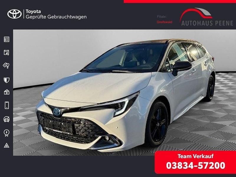 Platinumweiß perleffekt, dach schwarz Gebraucht 2024 Toyota Corolla Basis Kombi | 28.990 € (Guter Preis) - Bild 1/4