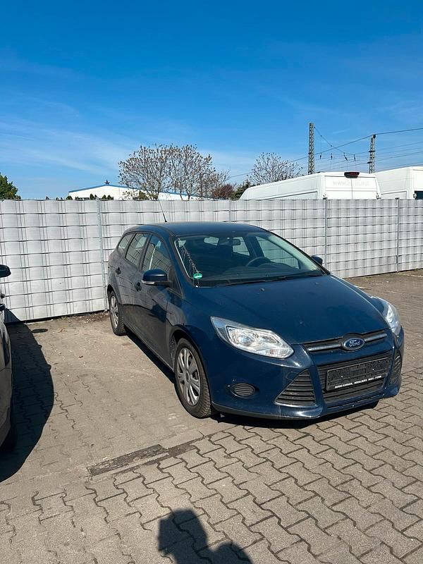 Usata Ford Focus 101 CV (74 kW) 2013 Blu Station wagon