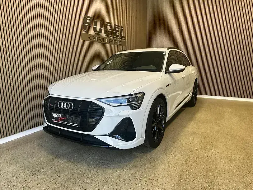 Gebraucht Audi e-tron S-Line 230 kW (313 PS) 2022 Gletscherweiß metallic SUV
