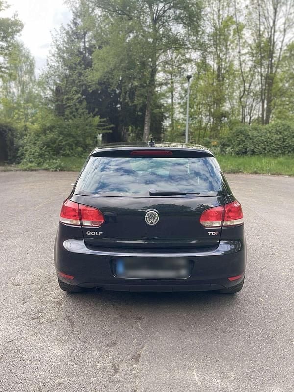Second-hand VW Golf VI 105 CP (77 kW) 2010 Negru Hatchback