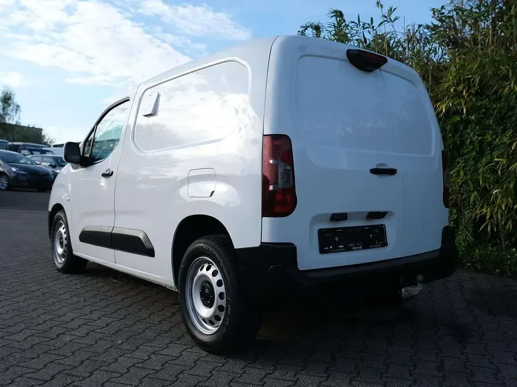 Gebraucht Opel Combo Edition 102 PS (75 kW) 2020 Jade weiss/arktis weiss Van / Kleinbus