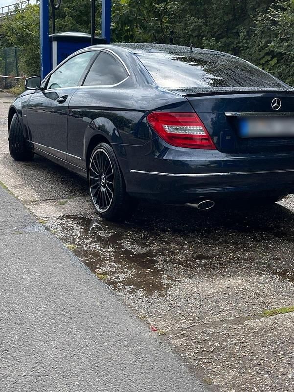 Gebraucht Mercedes C220 170 PS (125 kW) 2012 Blau Coupé