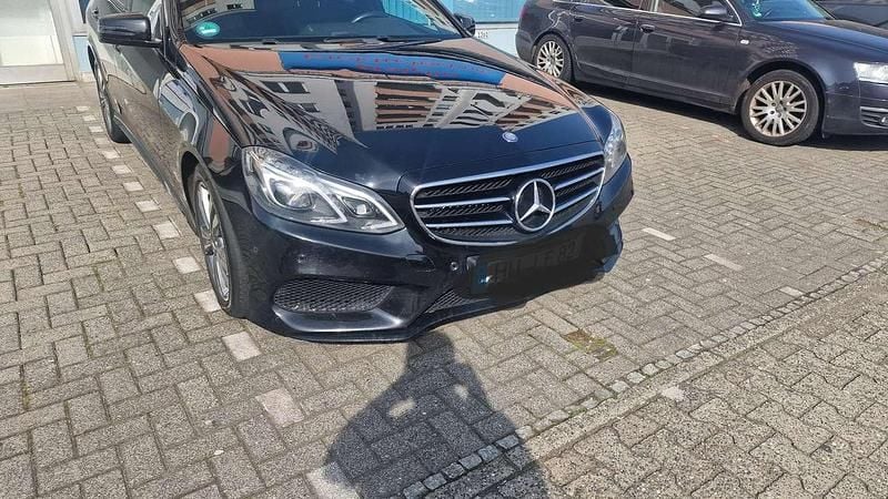 Gebraucht Mercedes E350 Avantgarde 258 PS (189 kW) 2015 Schwarz Limousine