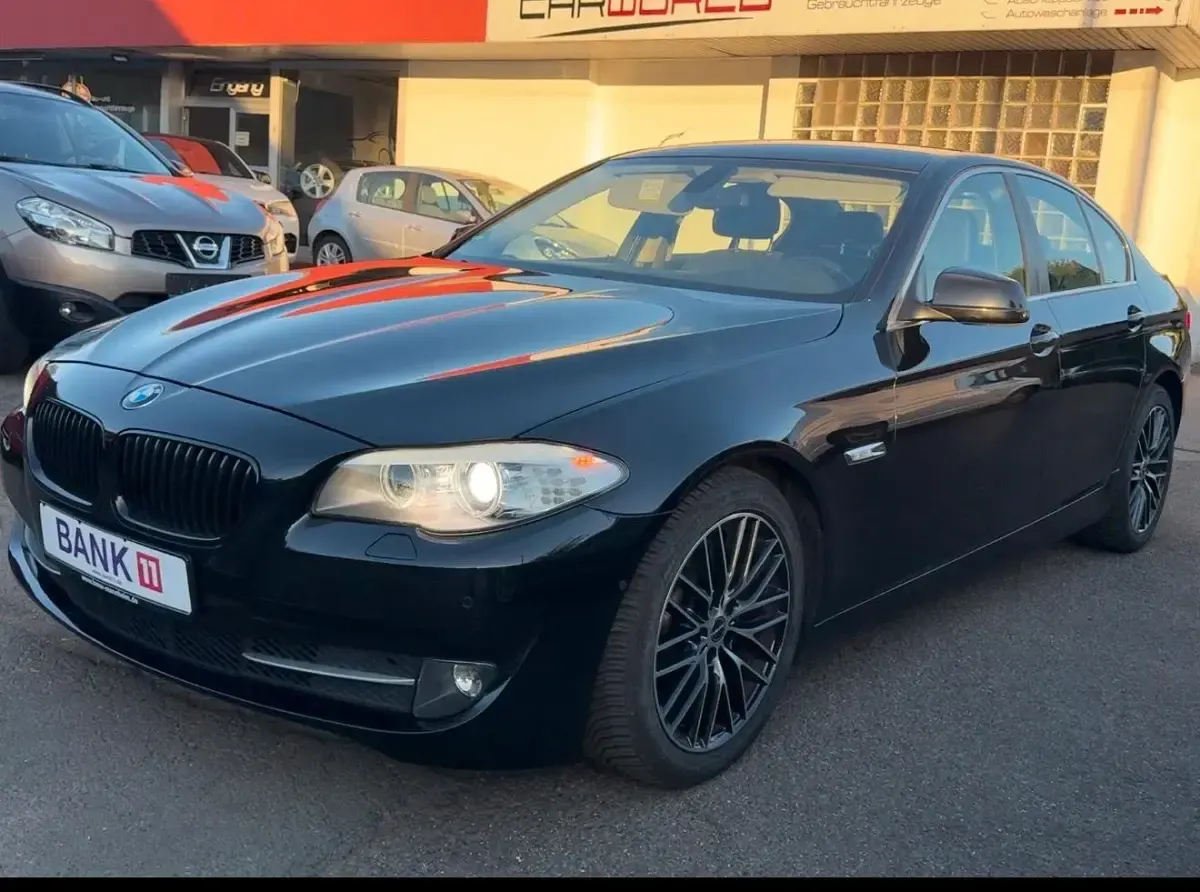 Gebraucht BMW 523 204 PS (150 kW) 2010 Schwarz Limousine