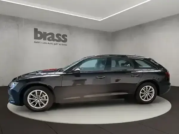 Gebraucht Audi A6 Premium 204 PS (150 kW) 2023 Mythosschwarz metallic Kombi