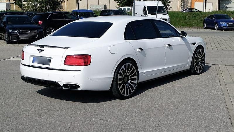 Gebraucht Bentley Flying Spur 507 PS (372 kW) 2015 Grau Limousine