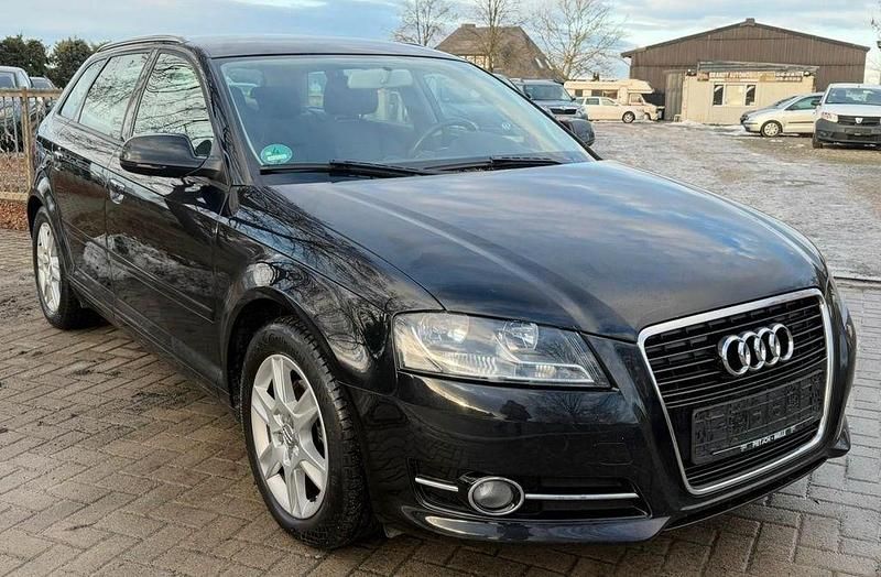 Schwarz Gebraucht 2012 Audi A3 Attraction Limousine | 7.500 € (Fairer Preis) - Bild 1/4